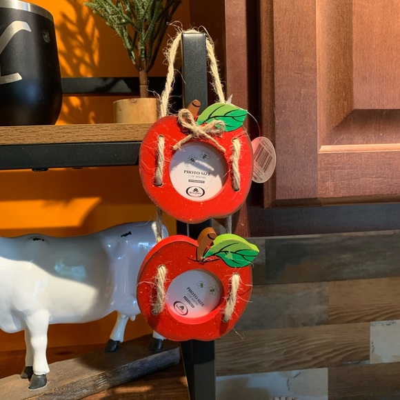 Adorable set of hanging fruit and sunflower picture frames - Picture 5 of 6